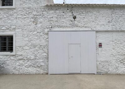 Fachada principal del cortijo rehabilitado en Cañada Honda, Librilla, Murcia.