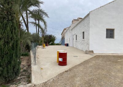 Fachada principal del cortijo rehabilitado en Cañada Honda, Librilla, Murcia.